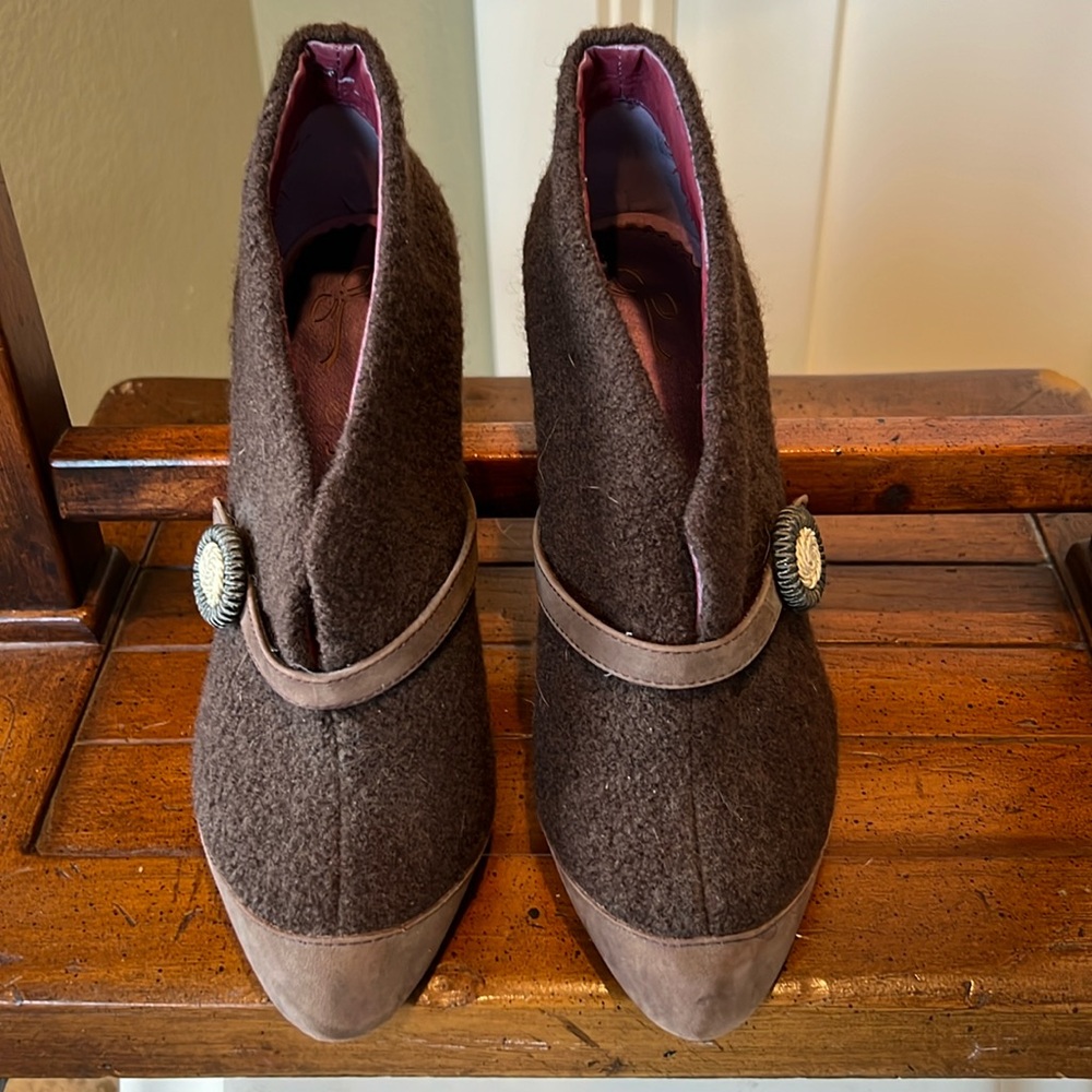Poetic License new shoes!  Ladies vintage style